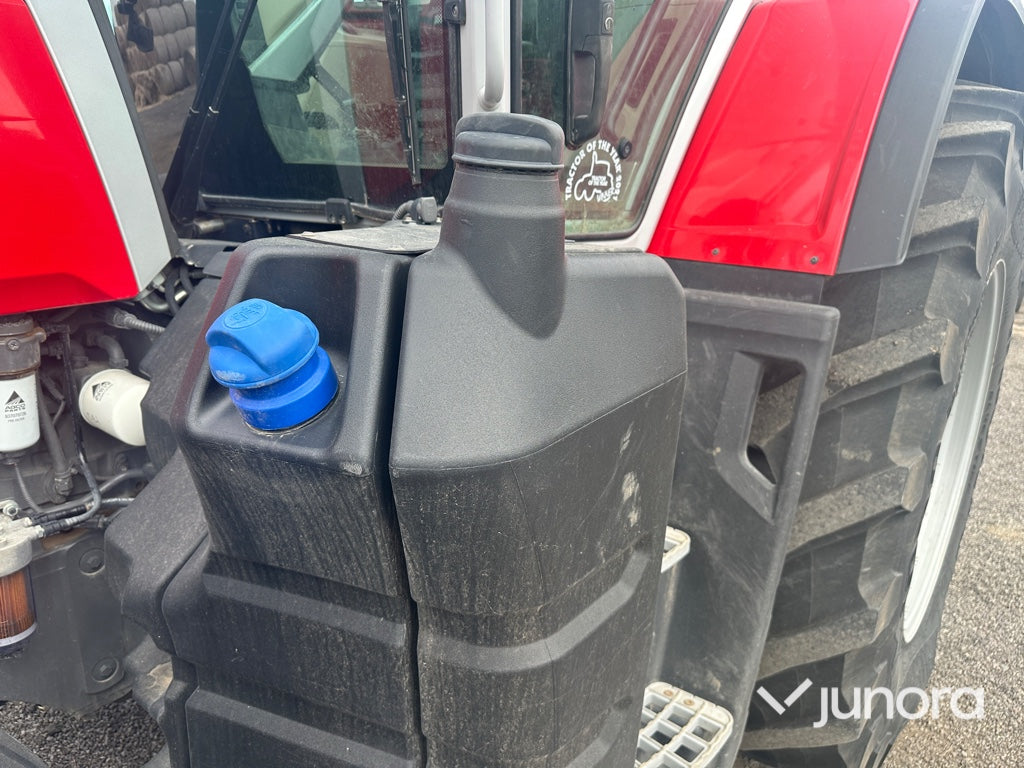 Traktor med fronlyft - Massey Ferguson, MF8S.265