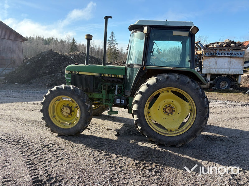 Traktor - John Deere, 2250 4WD