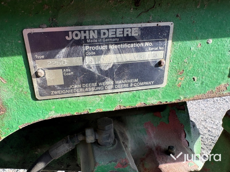 Traktor - John Deere, 2250 4WD