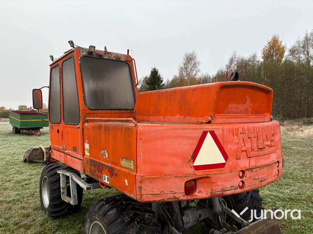 Hjulgrävare - Atlas 1304 med tiltrotator + redskap