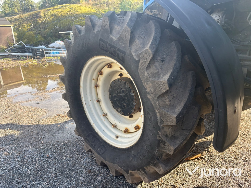 Traktor - New Holland T7040