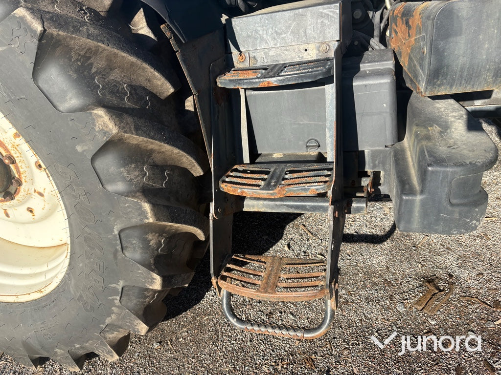 Traktor - New Holland T7040