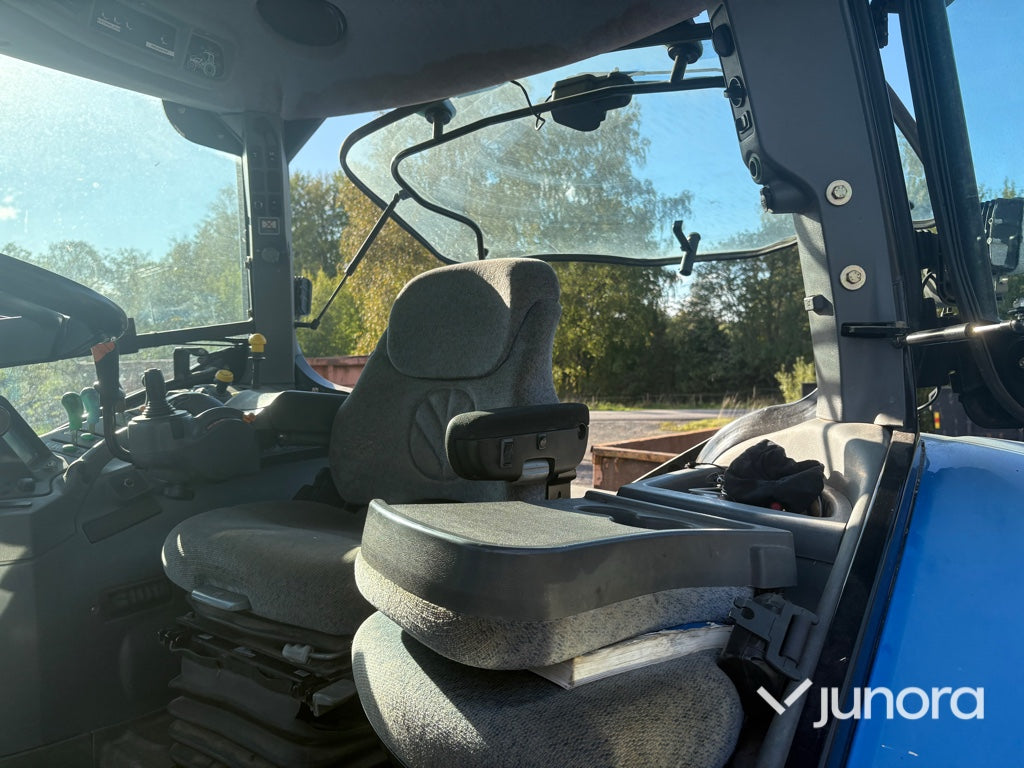 Traktor - New Holland T7040