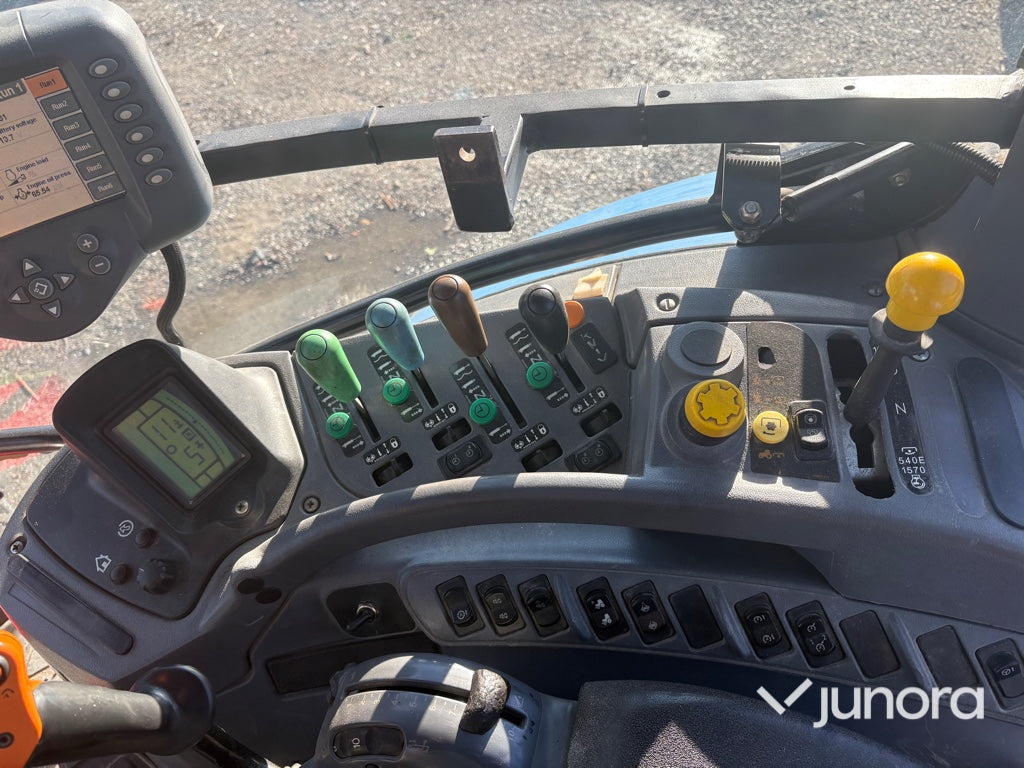 Traktor - New Holland T7040