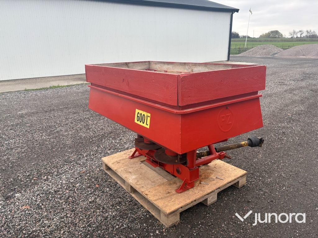 Konstgödselspridare 600 liter