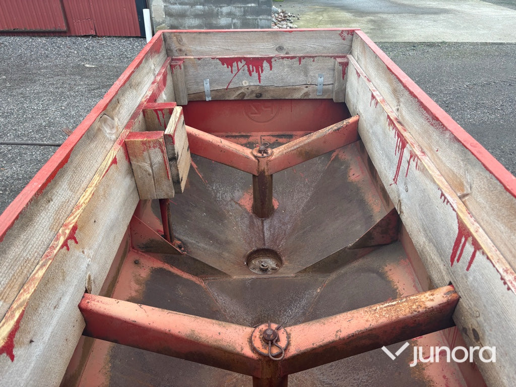 Konstgödselspridare 600 liter