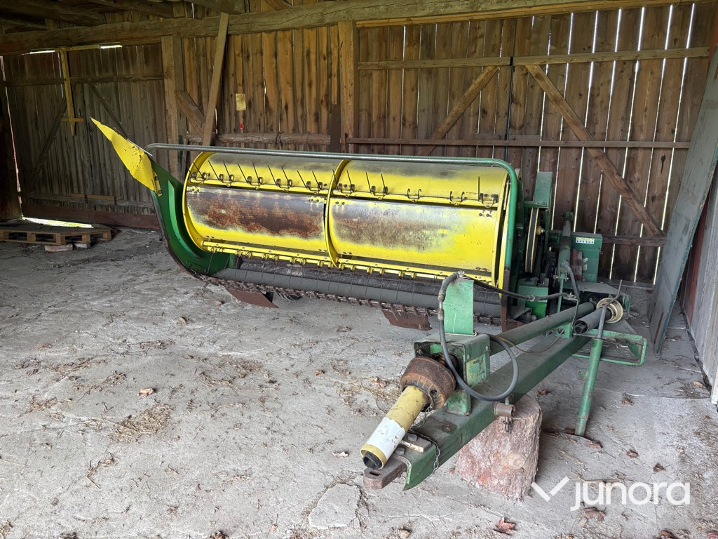 Slåtterkross - John Deere, 486
