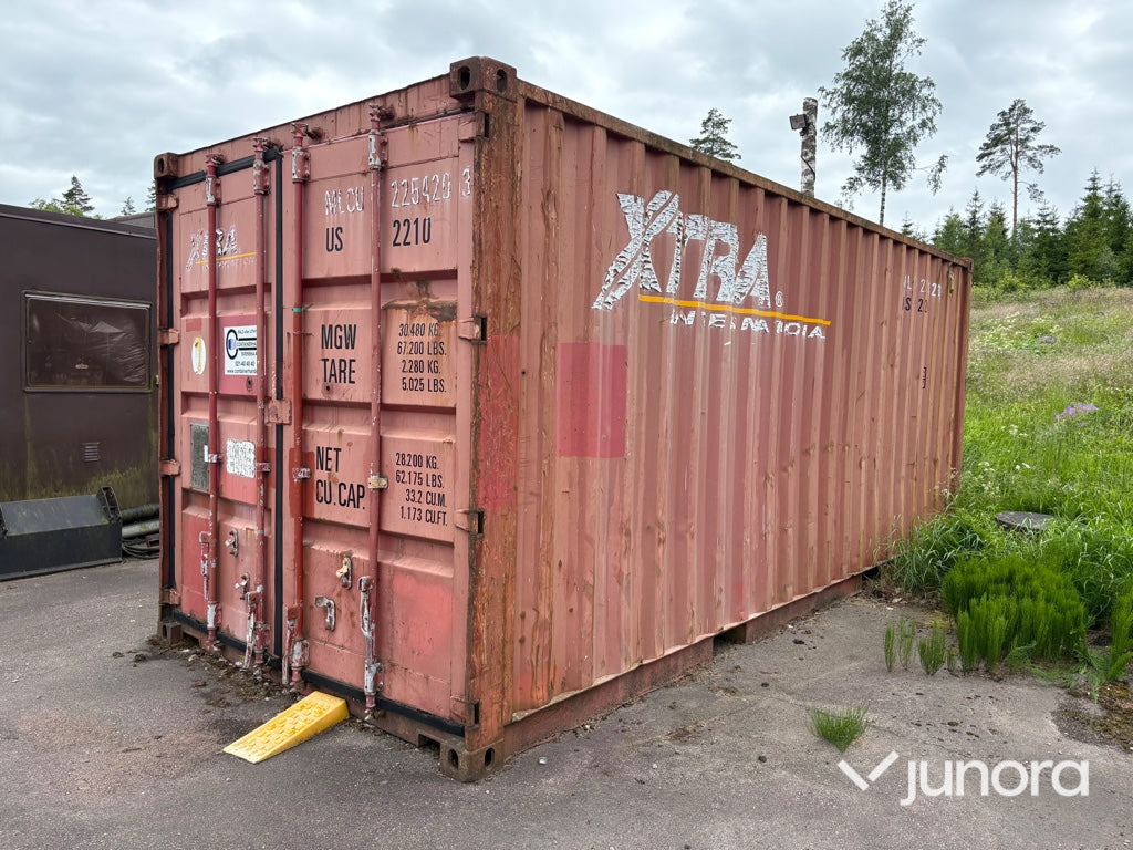 Container - 20 fot med diverse saker