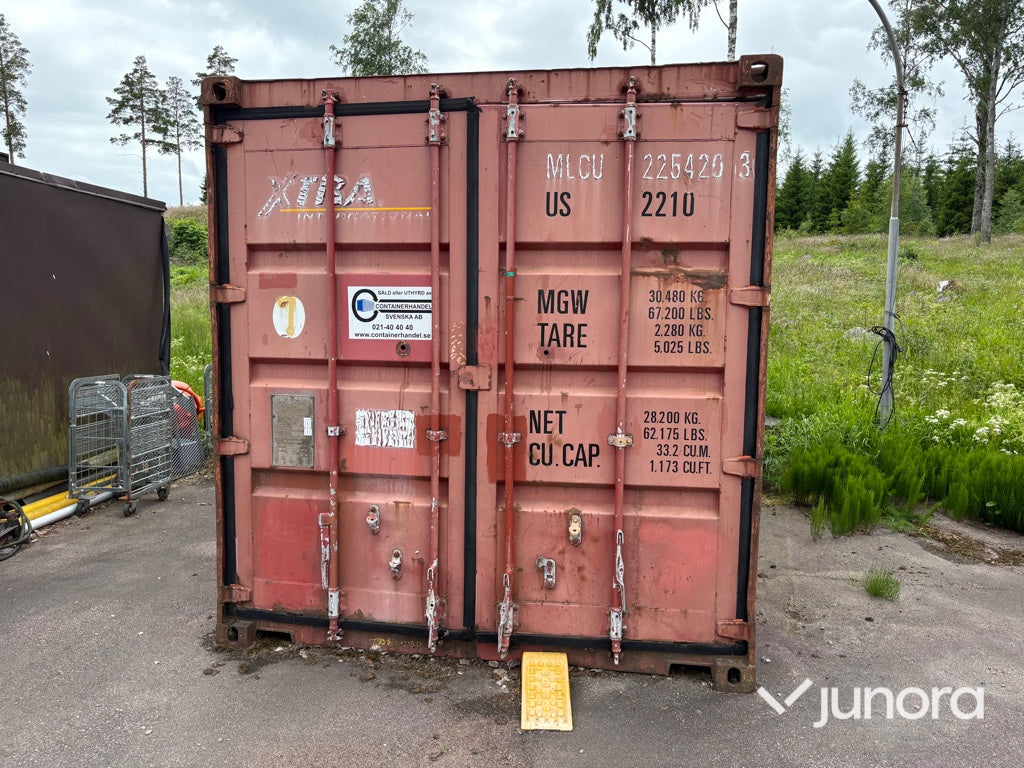 Container - 20 fot med diverse saker