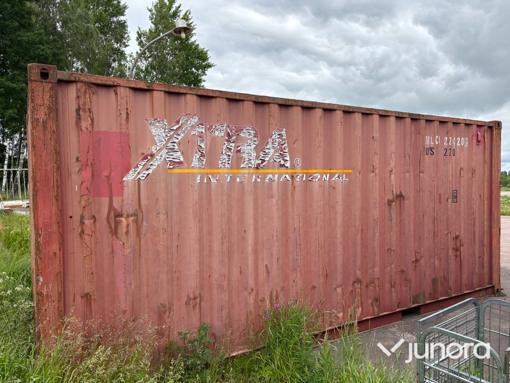 Container - 20 fot med diverse saker
