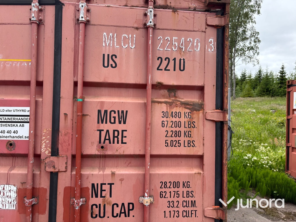 Container - 20 fot med diverse saker