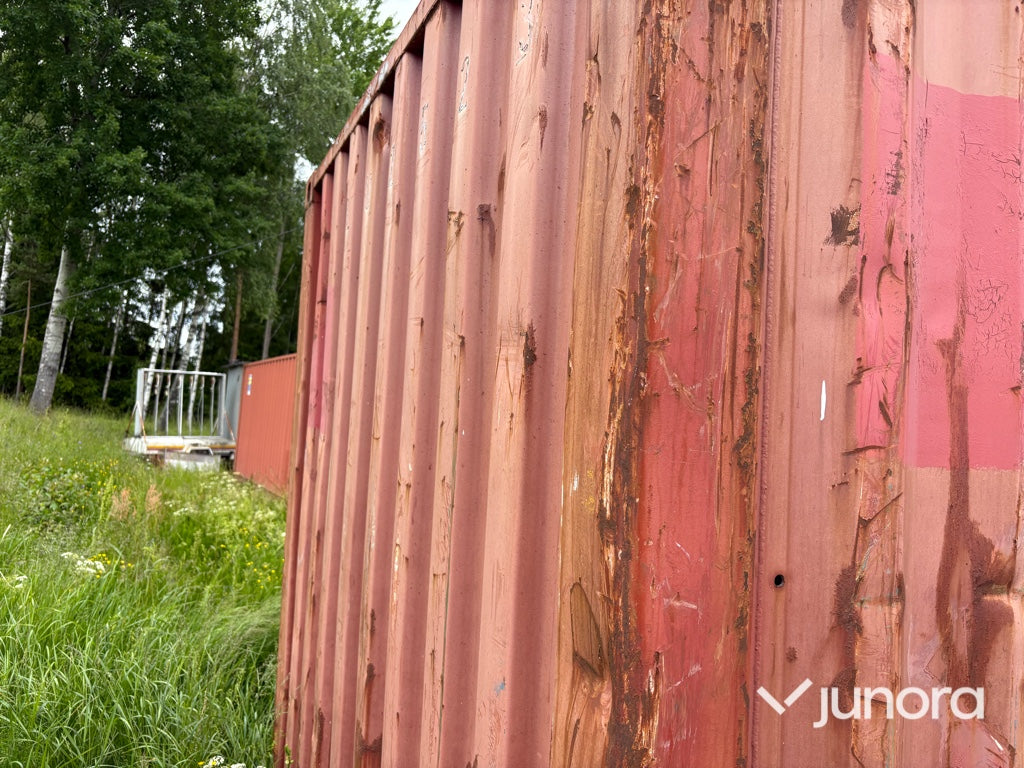 Container - 20 fot med diverse saker
