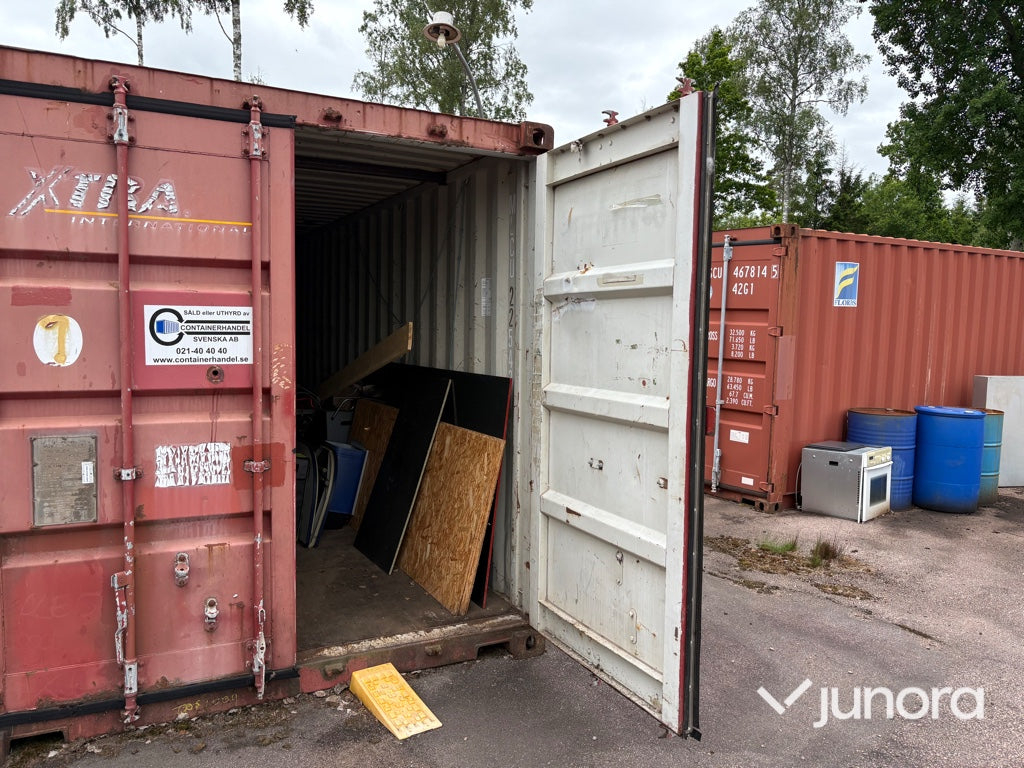 Container - 20 fot med diverse saker