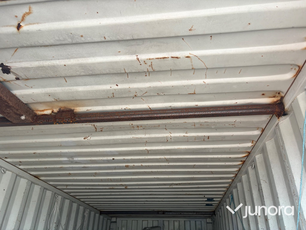 Container - 20 fot med diverse saker