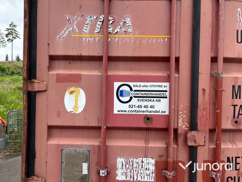 Container - 20 fot med diverse saker