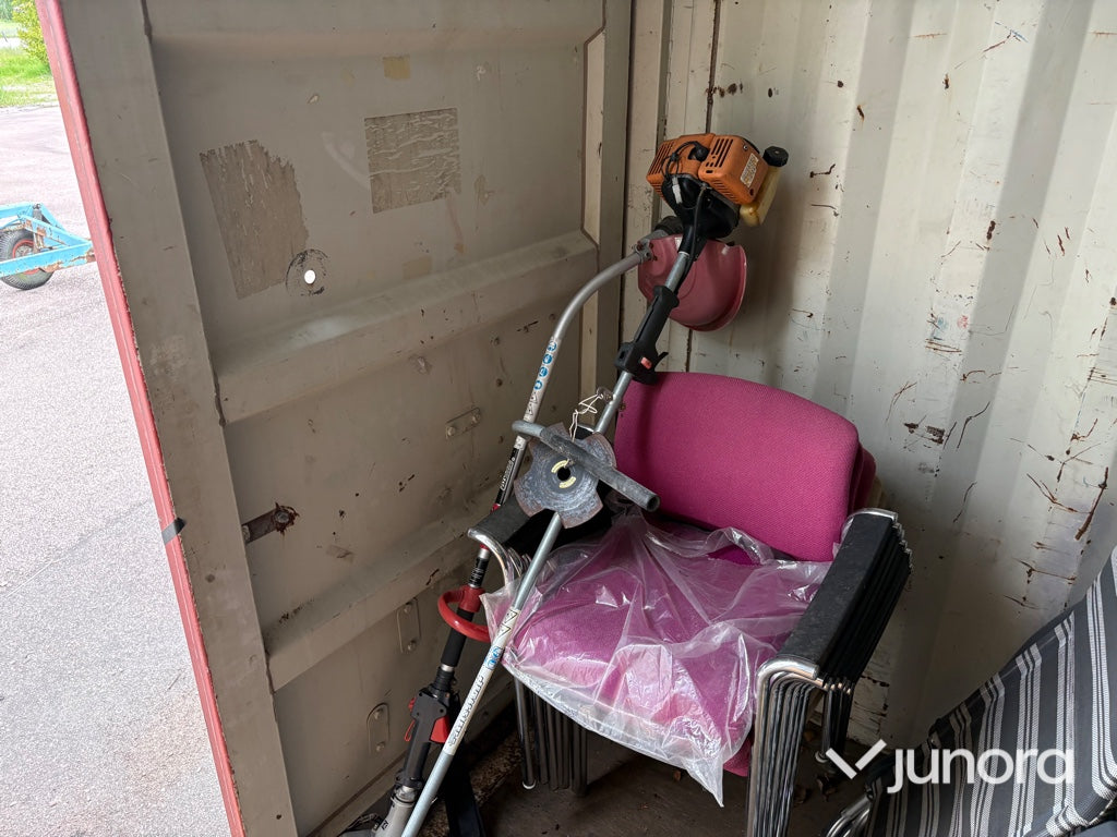 Container - 20 fot med diverse saker