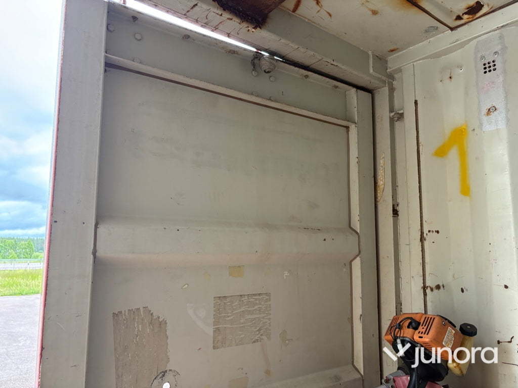 Container - 20 fot med diverse saker