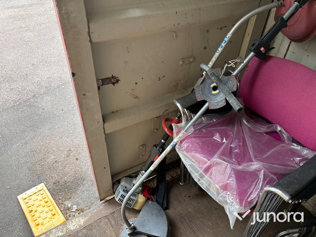 Container - 20 fot med diverse saker