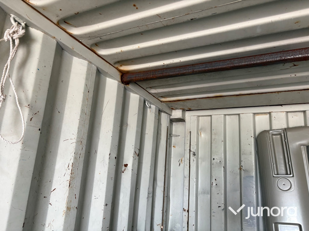 Container - 20 fot med diverse saker
