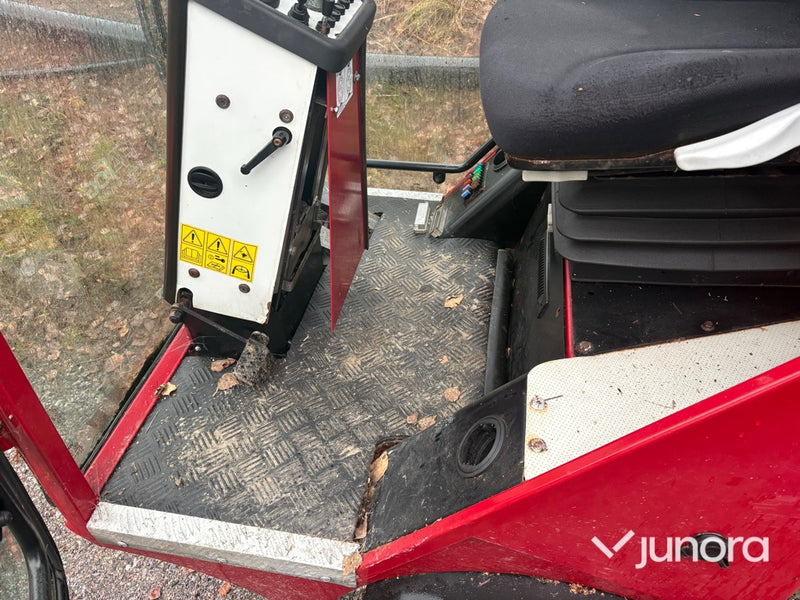 Redskapsbärare +Sandspridare + Sopvals - Timan, VPM-3400