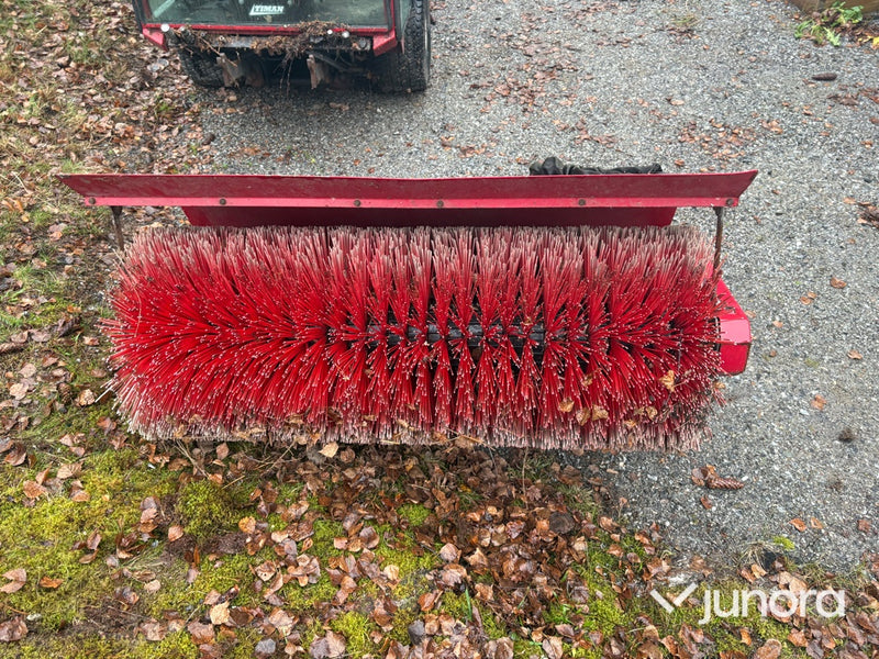 Redskapsbärare +Sandspridare + Sopvals - Timan, VPM-3400