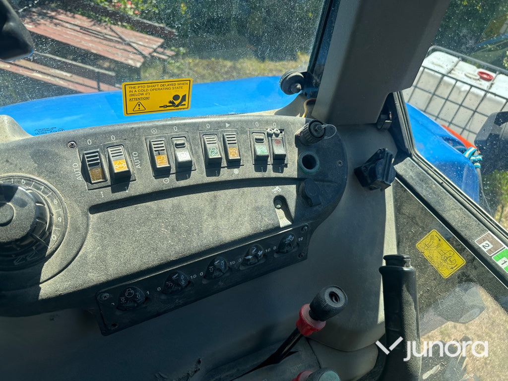 Traktor - New Holland, TVT 195 4WD