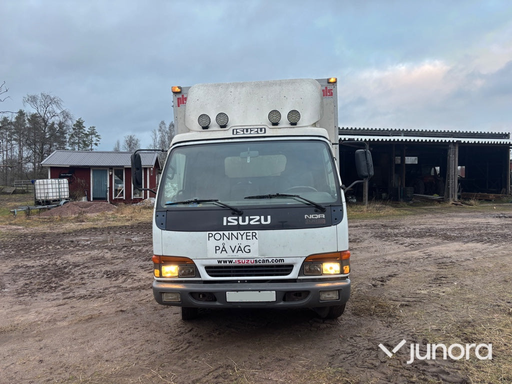 Hästlastbil - Isuzu, NQR70T