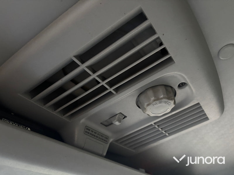 Hästlastbil - Isuzu, NQR70T