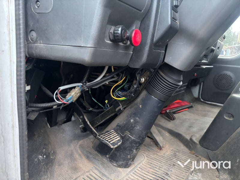 Hästlastbil - Isuzu, NQR70T