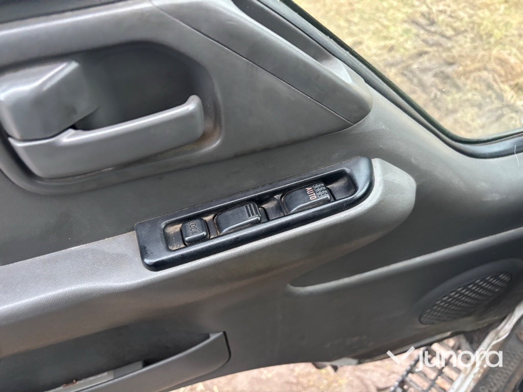 Hästlastbil - Isuzu, NQR70T