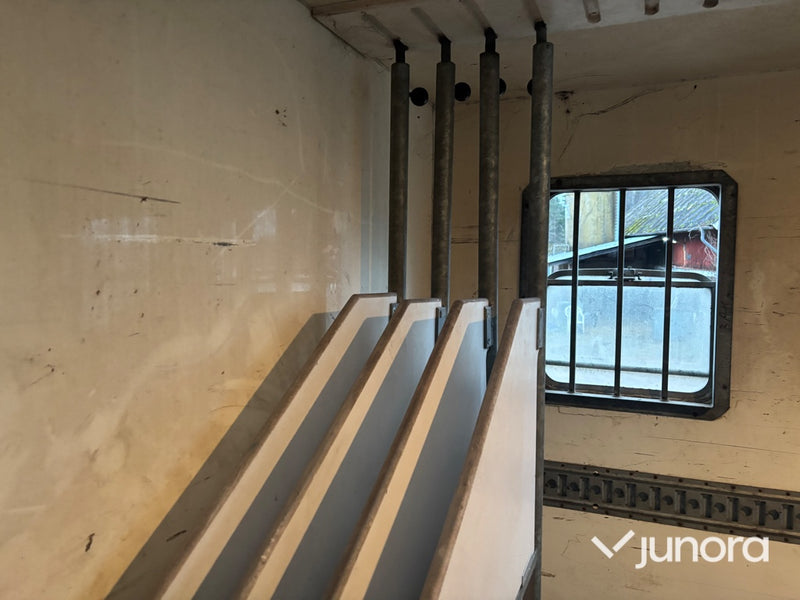 Hästlastbil - Isuzu, NQR70T