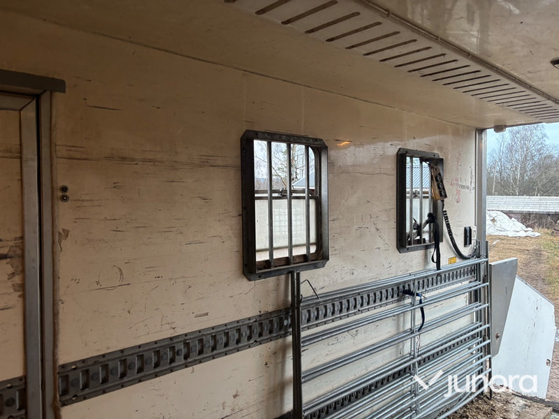 Hästlastbil - Isuzu, NQR70T