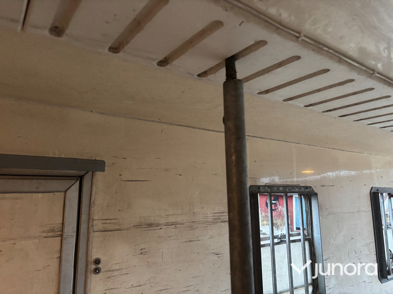 Hästlastbil - Isuzu, NQR70T