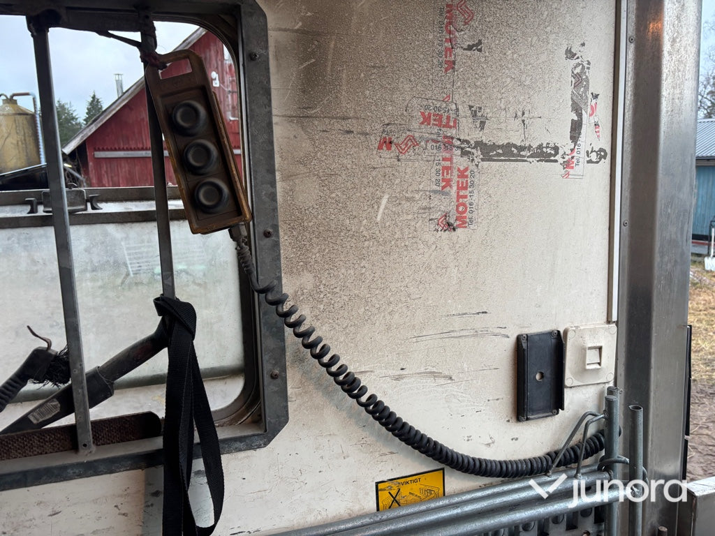 Hästlastbil - Isuzu, NQR70T