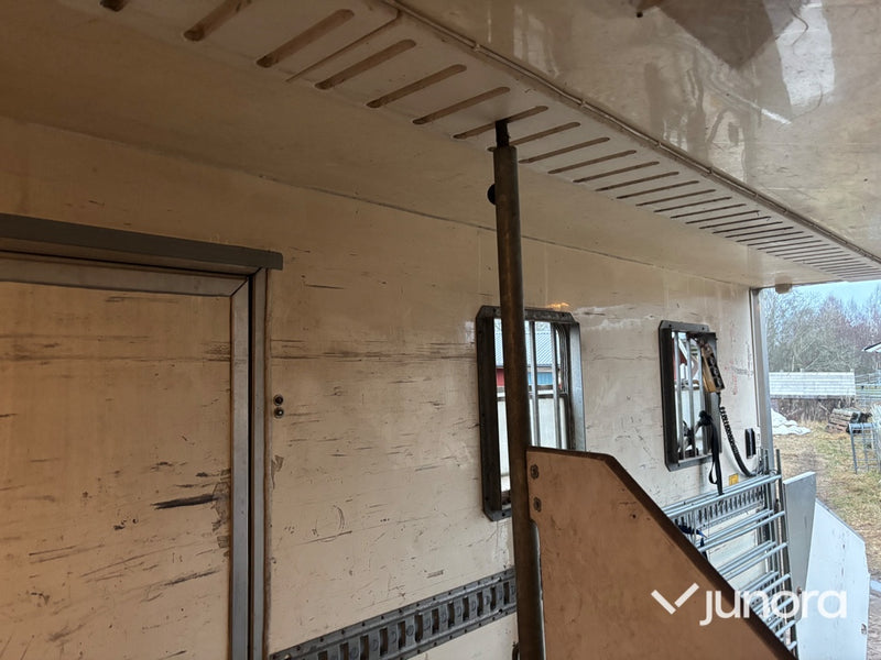 Hästlastbil - Isuzu, NQR70T