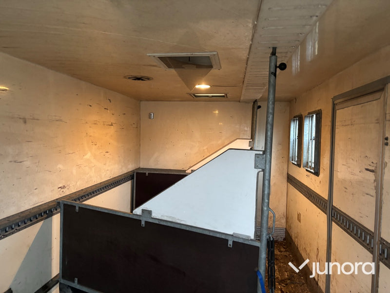 Hästlastbil - Isuzu, NQR70T