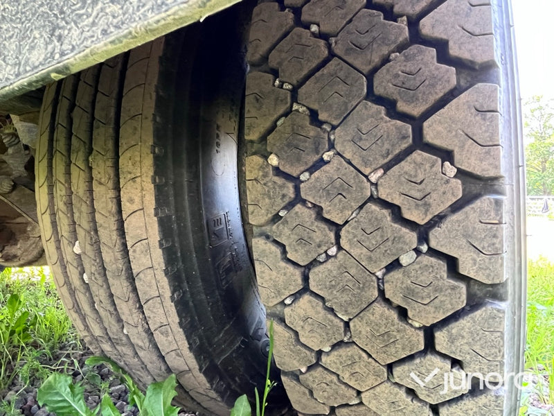 Hästlastbil - Isuzu, NQR70T