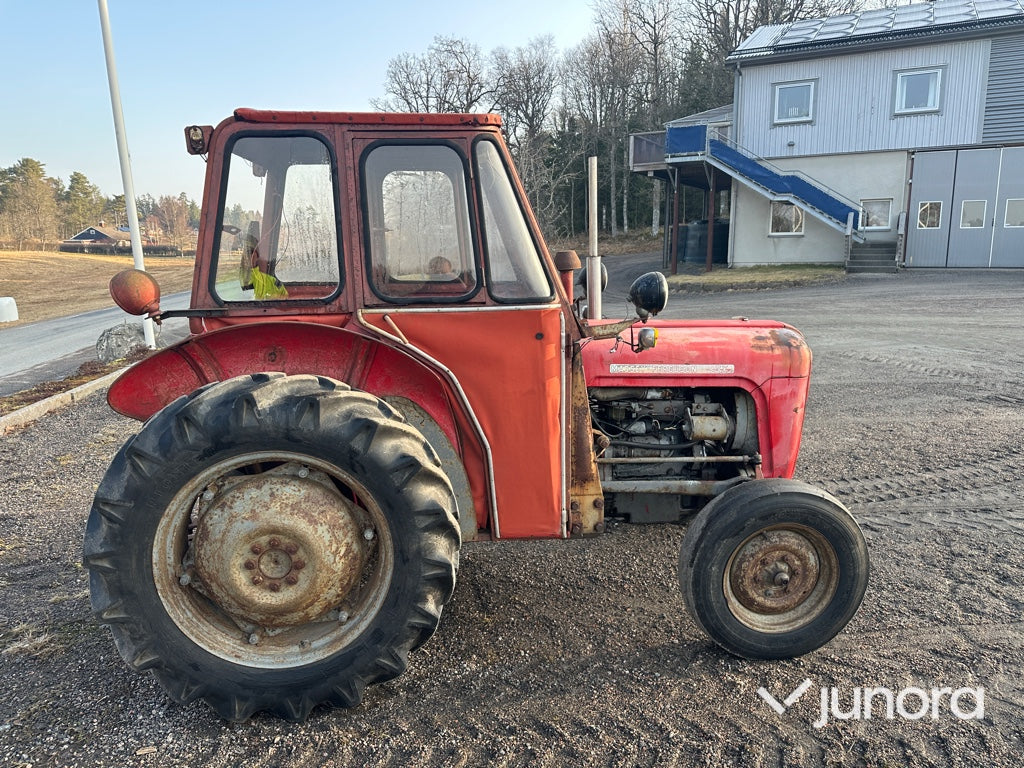Traktor - Massey Ferguson, 35