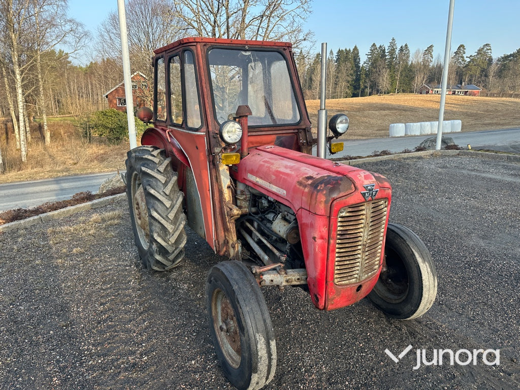 Traktor - Massey Ferguson, 35