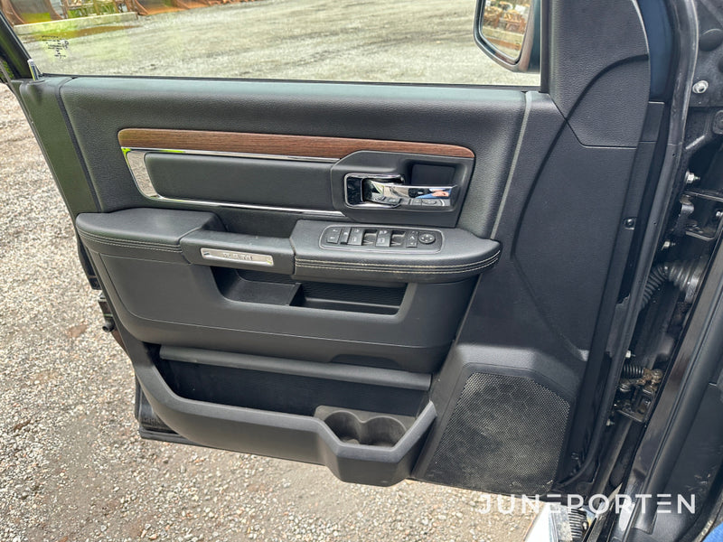 DODGE RAM 1500 LARAMIE