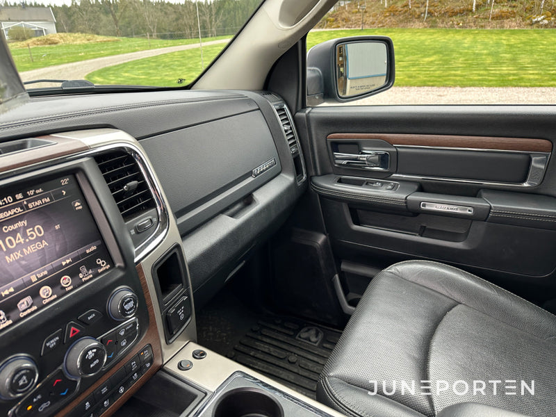 DODGE RAM 1500 LARAMIE