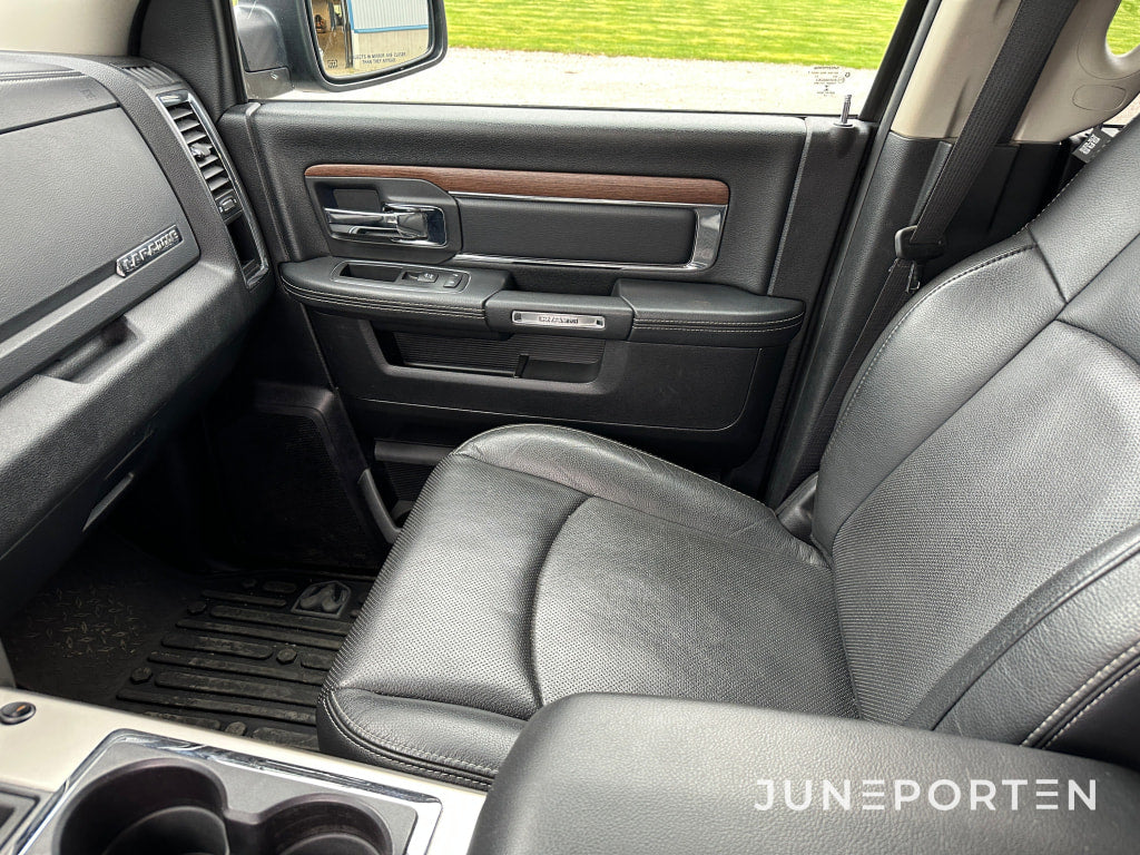 DODGE RAM 1500 LARAMIE