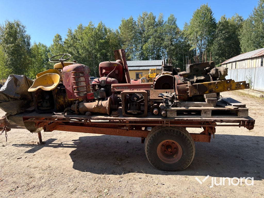 Parti med delar till Volvo BM Boxer