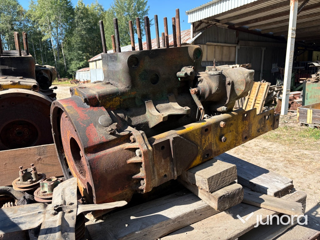 Parti med delar till Volvo BM Boxer