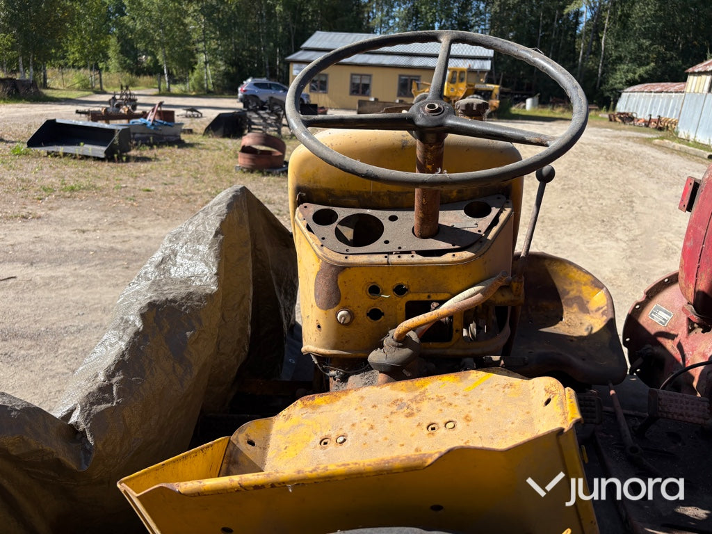 Parti med delar till Volvo BM Boxer