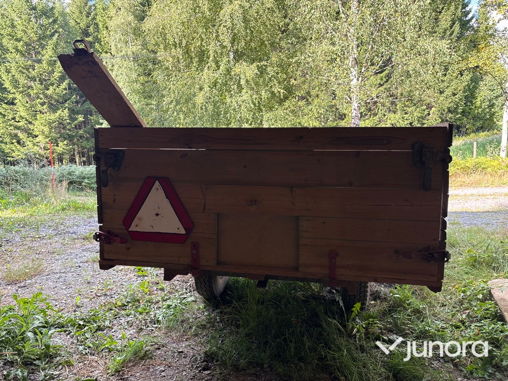 Traktorkärra Med spannmålslucka