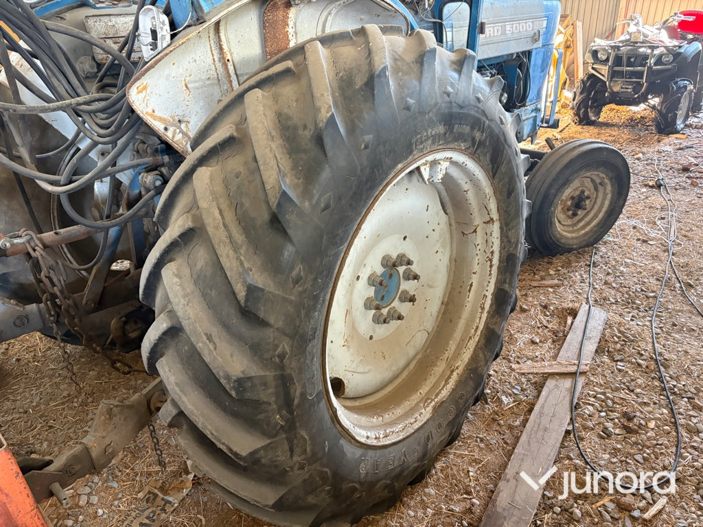 Traktor med skogskran - Ford, 5000