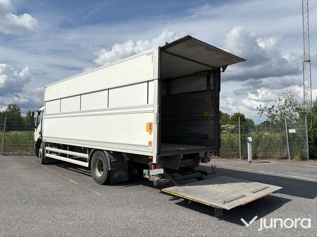 Lastbil - Volvo  Fe 280 med höj och sänkbart skåp