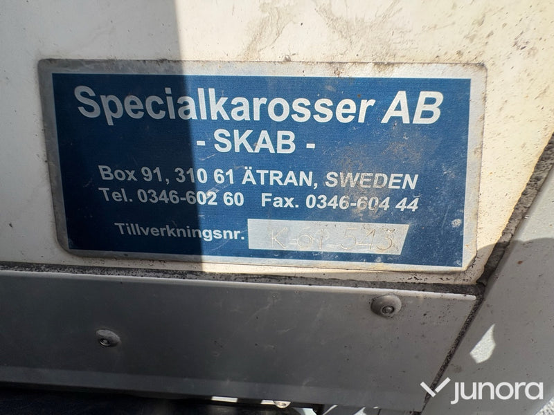 Lastbil - Volvo  Fe 280 med höj o sänkbart skåp