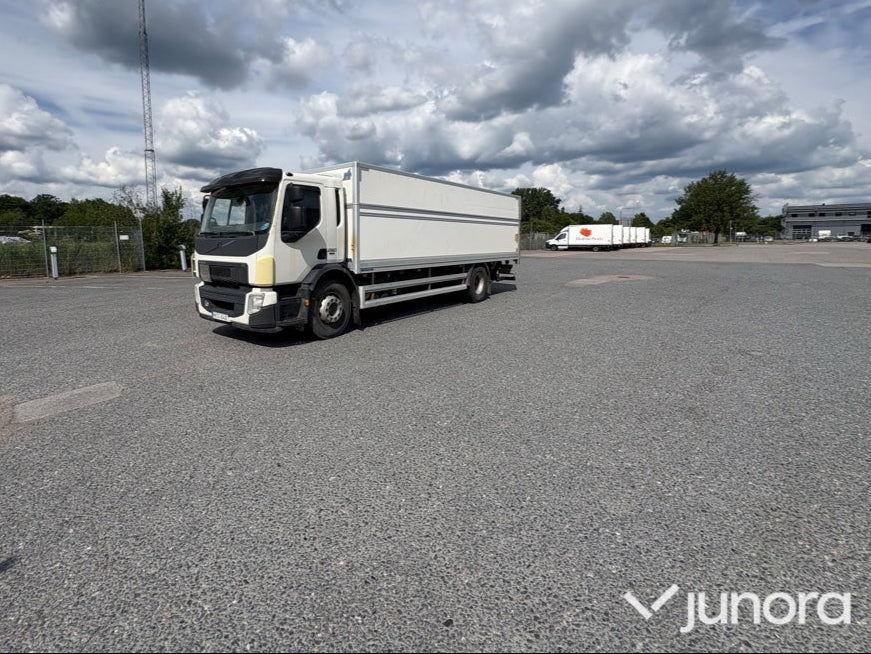 Lastbil - Volvo  Fe 280 med höj och sänkbart skåp